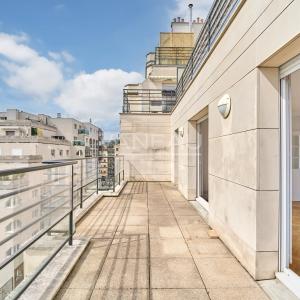 Boulogne centre étage élevé 4 pièces avec terrasse