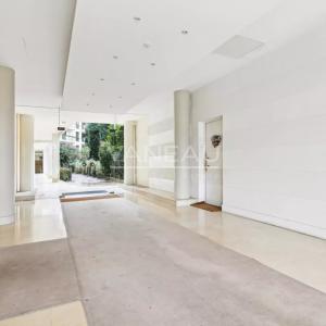 Neuilly - Appartement familial avec balcon sur jardin