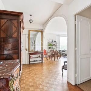 Neuilly - Appartement familial avec balcon sur jardin