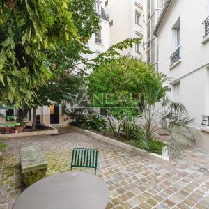 Paris XVIème - Auteuil Sud - Dernier étage rénové