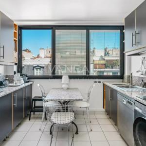 PARIS XVIe – Jasmin – 7ème étage avec Terrasse  de plain-pied.