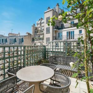 PARIS XVIe – Jasmin – 7ème étage avec Terrasse  de plain-pied.