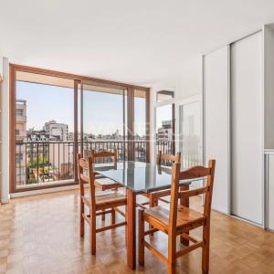 Paris 15e - 4 pièces en étage élevé - Vue dégagée