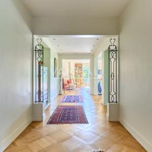 PARIS XVIe - Henri Martin - Appartement familial d'angle Etage E