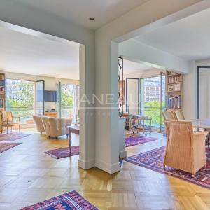 PARIS XVIe - Henri Martin - Appartement familial d'angle Etage E