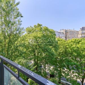 PARIS XVIe - Henri Martin - Appartement familial d'angle Etage E