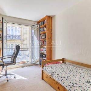 PARIS XVIe - Henri Martin - Appartement familial d'angle Etage E