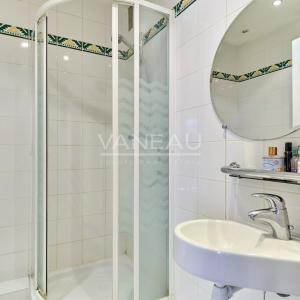 PARIS XVIe - Henri Martin - Appartement familial d'angle Etage E