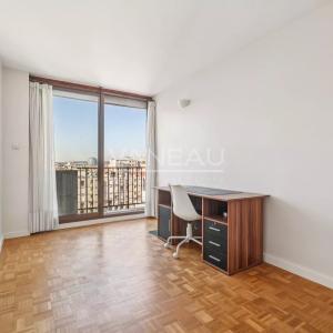 Paris 15e - 4 pièces en étage élevé - Vue dégagée