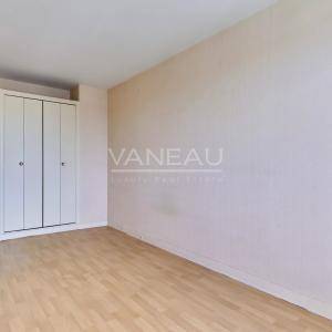PARIS XVe - Mairie : Appartement avec balcons et vue dégagée sur