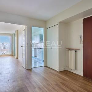 PARIS XVe - Mairie : Appartement avec balcons et vue dégagée sur