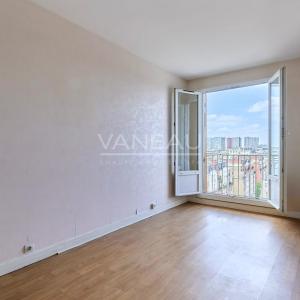 PARIS XVe - Mairie : Appartement avec balcons et vue dégagée sur monuments