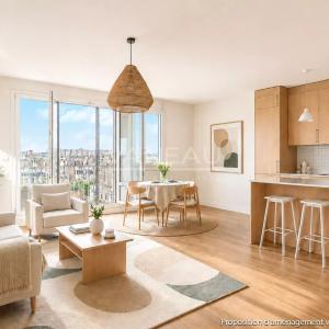 PARIS XVe - Mairie : Appartement avec balcons et vue dégagée sur monuments