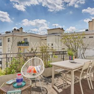 Neuilly sur Seine - Château - Dernier étage terrasse de plain-pi