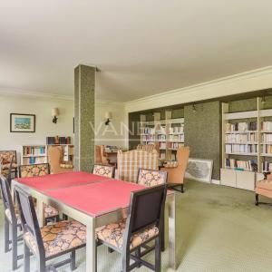 Neuilly – Quartier Mairie – Appartement au calme sur jardin avec