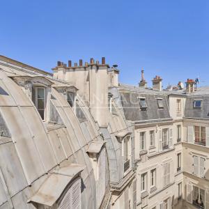 PARIS VIIe - Saint Dominique / Bosquet : charmante studette