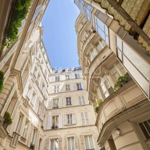 PARIS VIIe - Saint Dominique / Bosquet : charmante studette