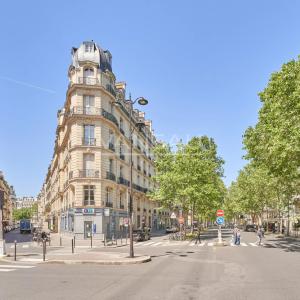 PARIS VIIe - Saint Dominique / Bosquet : charmante studette