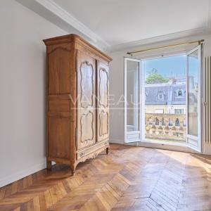 Derniers étages  de standing rare - Balcon en pierre - Vue dégag