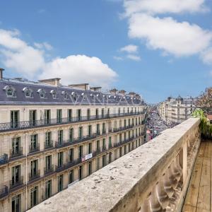 Derniers étages  de standing rare - Balcon en pierre - Vue dégag