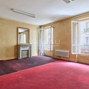 Paris IXe – rue frochot – deux pièces à rénover au cœur d’un qua