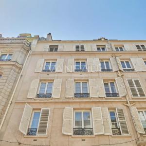 PARIS XVIIe - Charmant deux pièces  rue de Lévis.