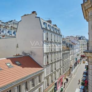 PARIS XVIIe - Charmant deux pièces  rue de Lévis.