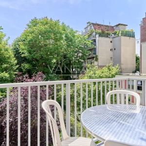 PARIS XVIè – RANELAGH - BALCON-TERRASSE SUR INTÉRIEUR