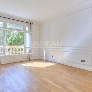 Paris VIIe - Appartement familial au pied du Champ-De-Mars