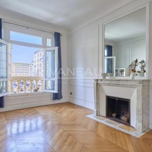 Paris VIIe - Appartement familial au pied du Champ-De-Mars