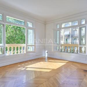 Paris VIIe - Appartement familial au pied du Champ-De-Mars