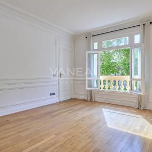 Paris VIIe - Appartement familial au pied du Champ-De-Mars
