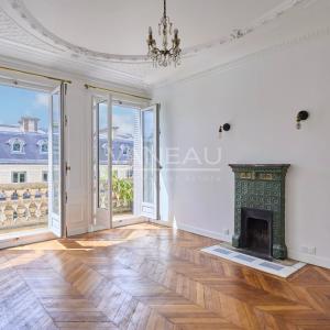 Derniers étages  de standing rare - Balcon en pierre - Vue dégag