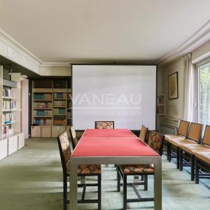 Neuilly – Quartier Mairie – Appartement au calme sur jardin avec