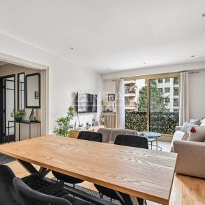 Paris XVIIe- Limitrophe Neuilly- Appartement clé en main avec ba
