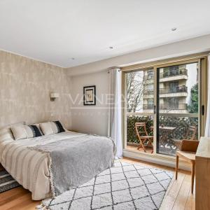 Paris XVIIe- Limitrophe Neuilly- Appartement clé en main avec ba
