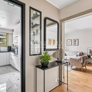 Paris XVIIe- Limitrophe Neuilly- Appartement clé en main avec ba