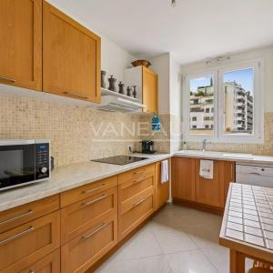 Paris XVe - Appartement trois pièces avec balcon