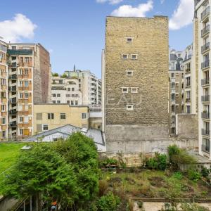 Paris XVe - Appartement trois pièces avec balcon