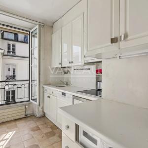 PARIS VIIe - Quartier des Antiquaires - Charmant appartement en 