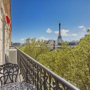 Paris VIIIᵉ - Alma–Marceau - Élégance parisienne avec vue tour  