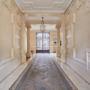 Paris VIIIᵉ - Alma–Marceau - Élégance parisienne avec vue tour  