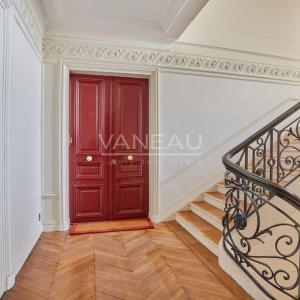 Paris VIIIᵉ - Alma–Marceau - Élégance parisienne avec vue tour  