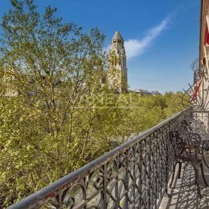 Paris VIIIᵉ - Alma–Marceau - Élégance parisienne avec vue tour  