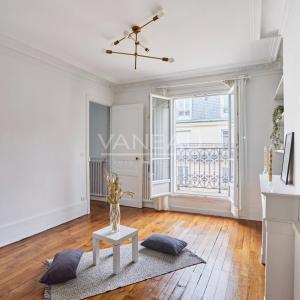 Paris XVIIe -Ternes - Appartement 3 pièces balcon filant