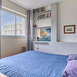 Paris XVème - Charles Michels - studio en étage avec balcon