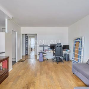Paris XVe - Cambronne - Appartement trois pièces avec balcon
