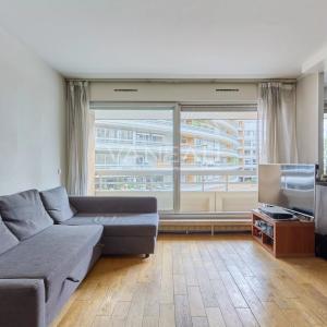 Paris XVe - Cambronne - Appartement trois pièces avec balcon