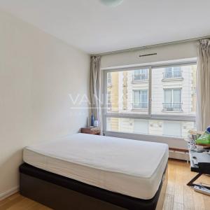 Paris XVe - Cambronne - Appartement trois pièces avec balcon