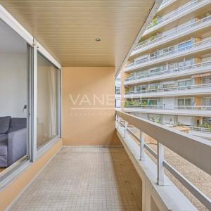 Paris XVe - Cambronne - Appartement trois pièces avec balcon